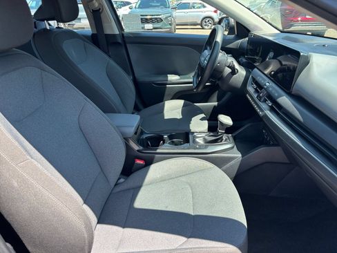 Used 2025 Kia K4 FWD image 30