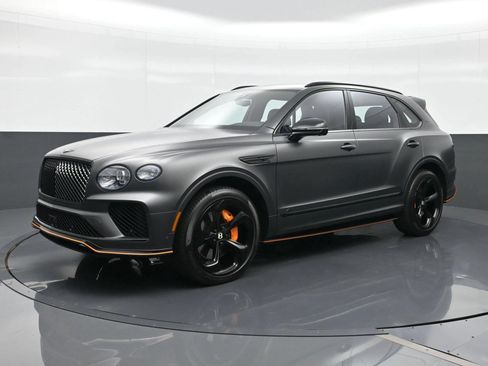 Certified 2025 Bentley Bentayga AWD/4WD image 1