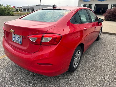 Used 2018 Chevrolet Cruze LS FWD image 3