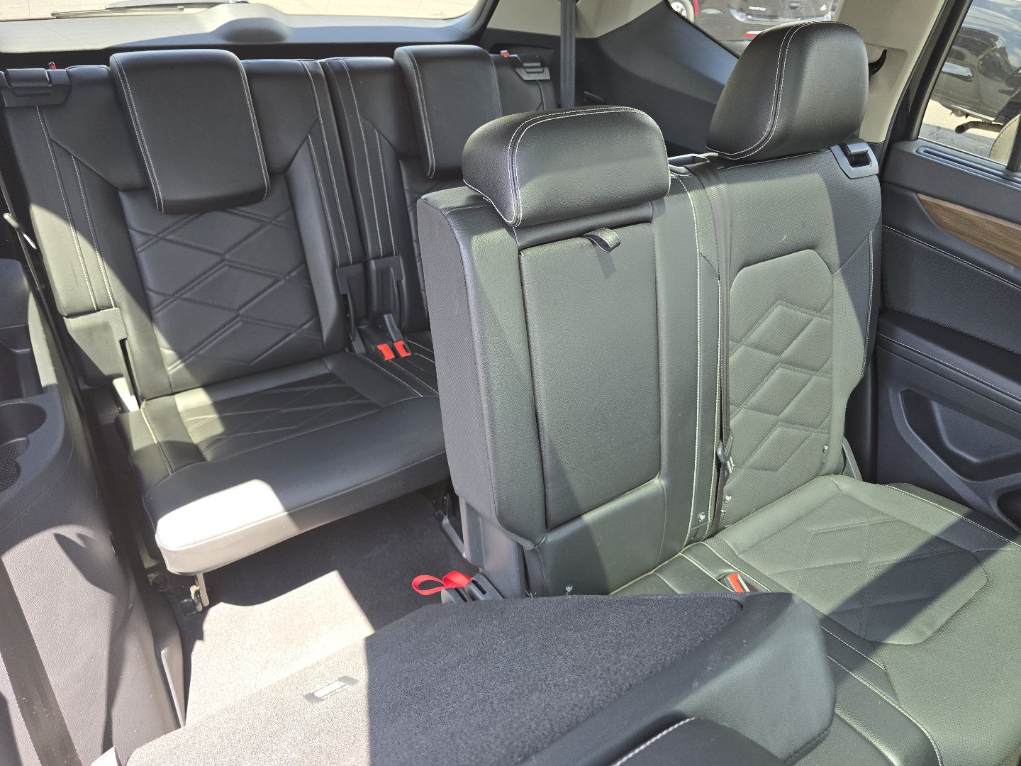 Used 2024 Volkswagen Atlas SE AWD/4WD image 28