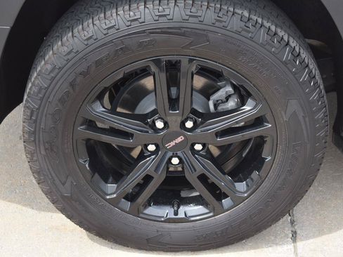 Used 2024 GMC Terrain AT4 w/ LPO, Floor Liner Package AWD/4WD image 12