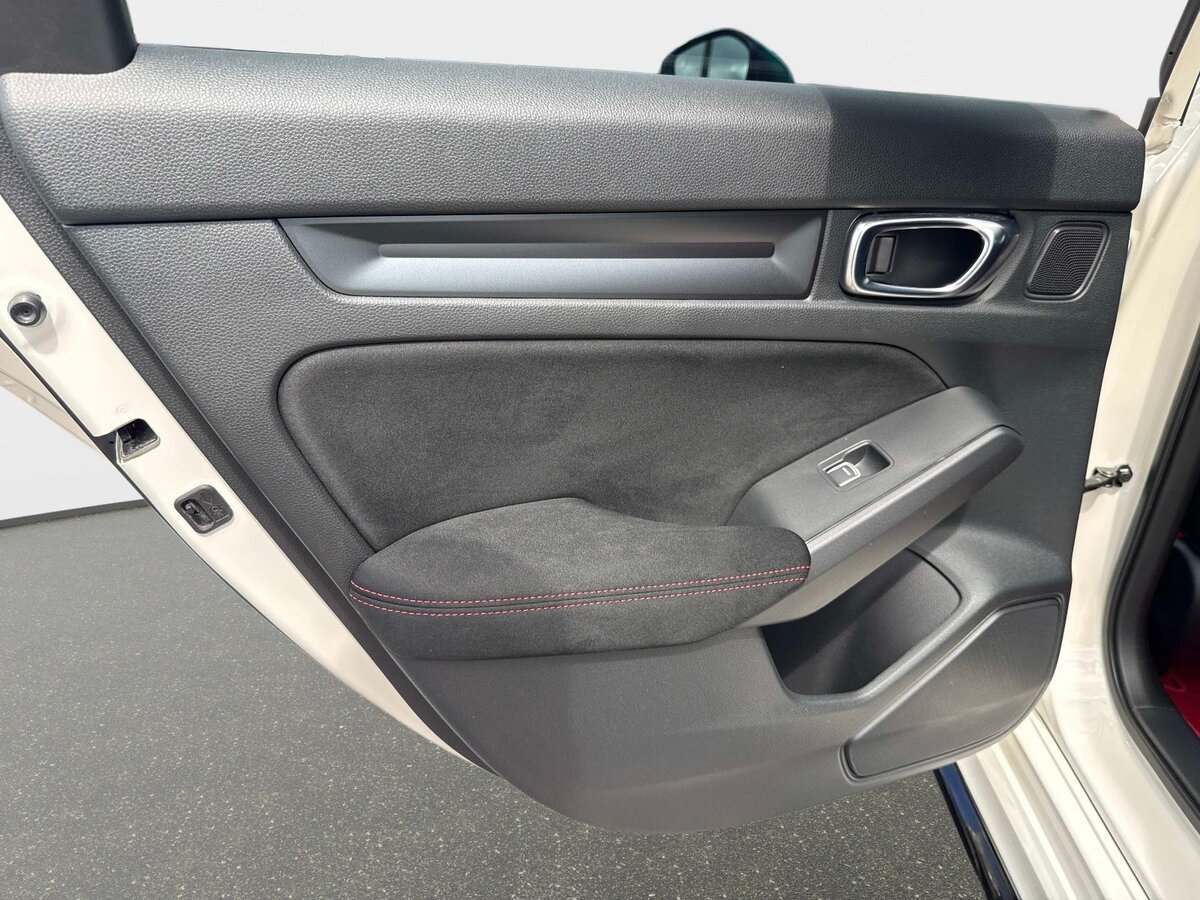 Used 2025 Honda Civic Type R image 11