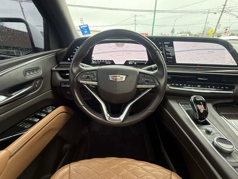 Used 2021 Cadillac Escalade Premium Luxury image 22