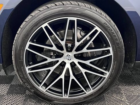 Used 2023 Porsche Macan Turbo AWD/4WD image 11