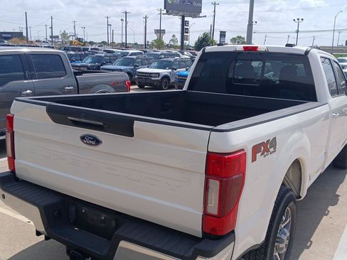 Used 2022 Ford F350 Lariat w/ Lariat Ultimate Package AWD/4WD image 9