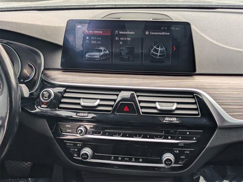 Used 2017 BMW 530i image 18