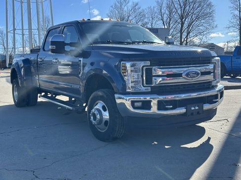 Used 2019 Ford F350 XLT w/ XLT Premium Package image 4