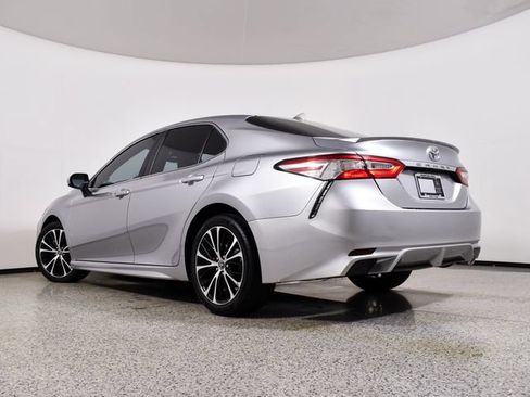 Used 2020 Toyota Camry SE FWD image 12