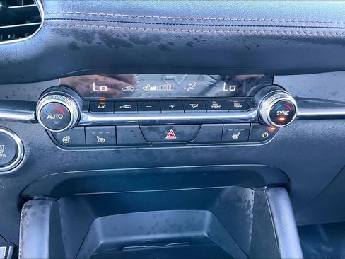 Used 2025 MAZDA MAZDA3 Hatchback w/Premium Plus Pkg image 32