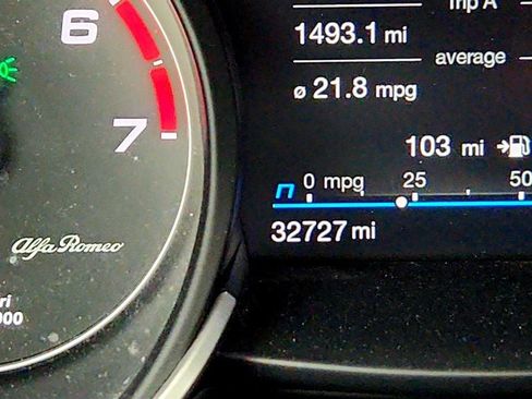 Used 2022 Alfa Romeo Stelvio Ti AWD/4WD image 16