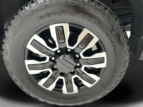Used 2026 GMC Sierra 2500 Denali Ultimate AWD/4WD image 11