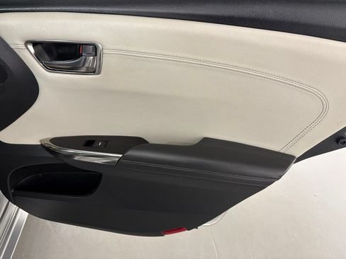 Used 2018 Toyota Avalon XLE w/ All Weather Liner Package FWD image 43