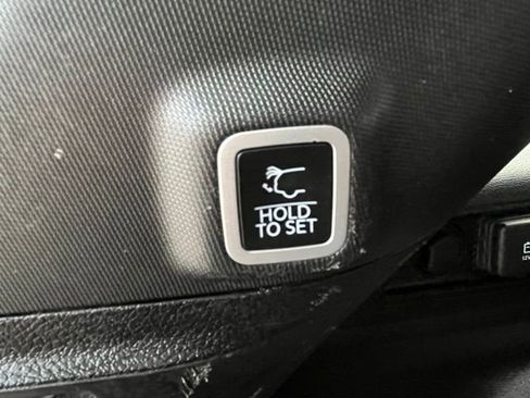 Used 2023 Jeep Grand Cherokee Limited AWD/4WD image 44