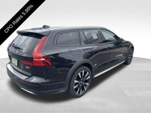 Used 2024 Volvo V60 B5 Cross Country Ultimate w/ Protection Package Premier AWD/4WD image 5