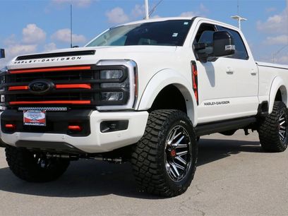 New 2026 Ford F250 Lariat w/ Black Appearance Package