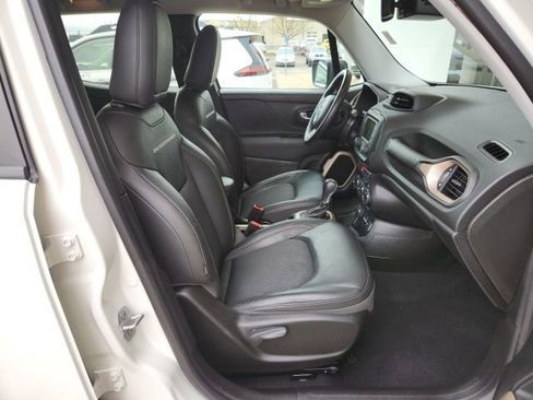 Used 2017 Jeep Renegade Trailhawk image 27