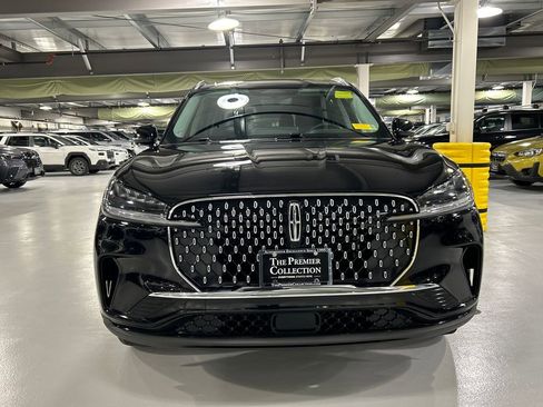 Used 2026 Lincoln Aviator Premiere image 6