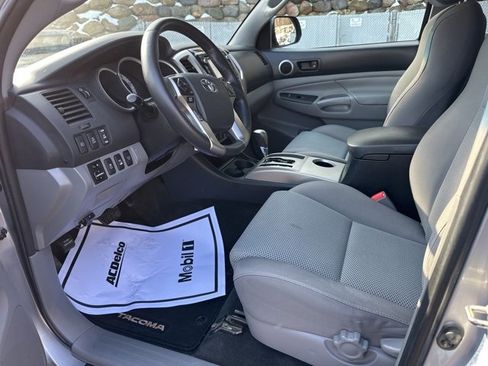 Used 2015 Toyota Tacoma 4x4 Double Cab w/ TRD Off-Road Package image 11