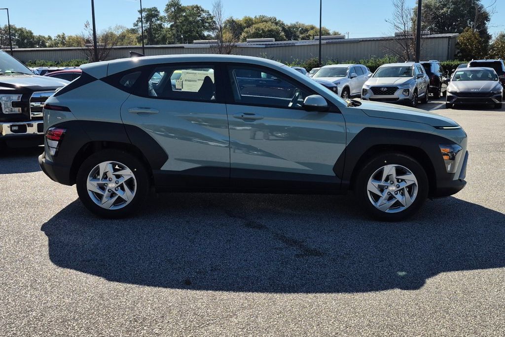 New 2027 Hyundai Kona SE FWD image 5