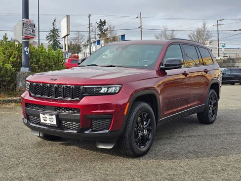 New 2025 Jeep Grand Cherokee L Altitude image 4