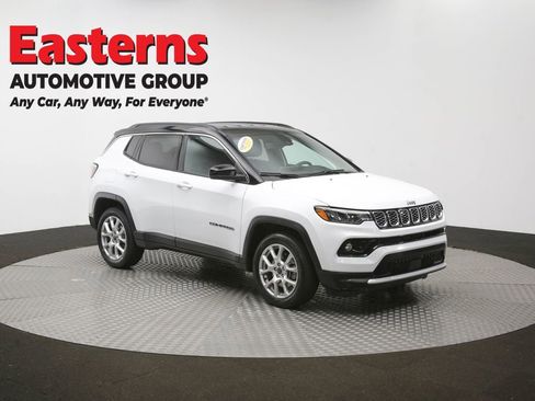 Used 2025 Jeep Compass Limited AWD/4WD image 48