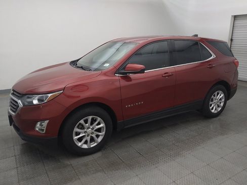 Used 2018 Chevrolet Equinox LT FWD image 2