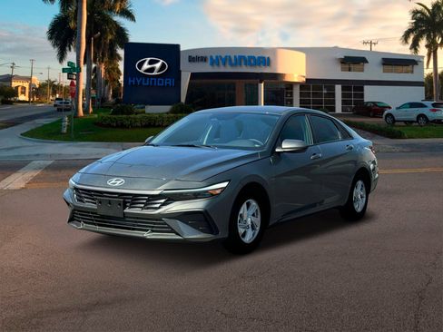 New 2025 Hyundai Elantra SE image 1