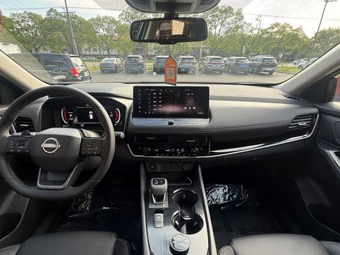 Used 2026 Nissan Rogue SL AWD/4WD image 15
