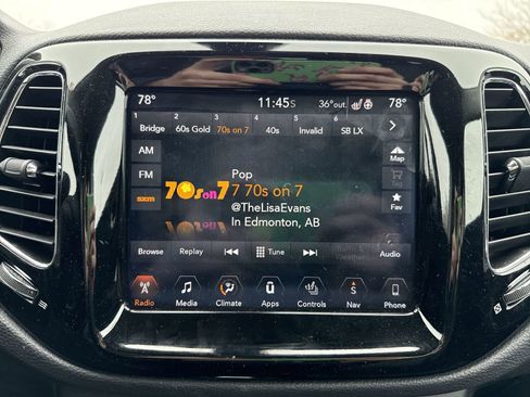 Used 2017 Jeep Compass Limited w/ Navigation Group image 17