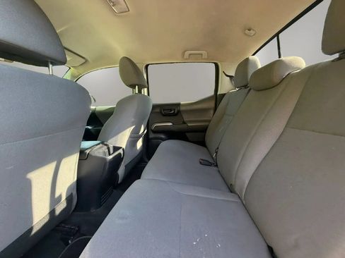 Used 2017 Toyota Tacoma SR5 RWD image 16