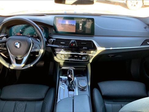 Used 2022 BMW 530i xDrive image 15