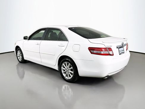 Used 2010 Toyota Camry XLE FWD image 5