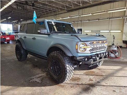Used 2022 Ford Bronco Badlands AWD/4WD image 2