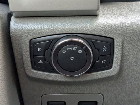 Used 2019 Ford F150 Lariat w/ Max Trailer Tow Package image 21