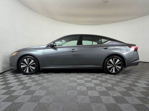 Used 2021 Nissan Altima 2.5 SL FWD image 2