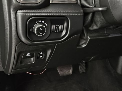 Used 2021 RAM 1500 Limited AWD/4WD image 19