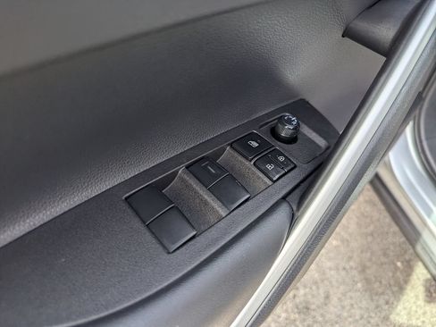 Used 2025 Toyota Corolla Cross AWD Hybrid image 14