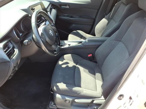 Used 2018 Toyota C-HR XLE FWD image 12