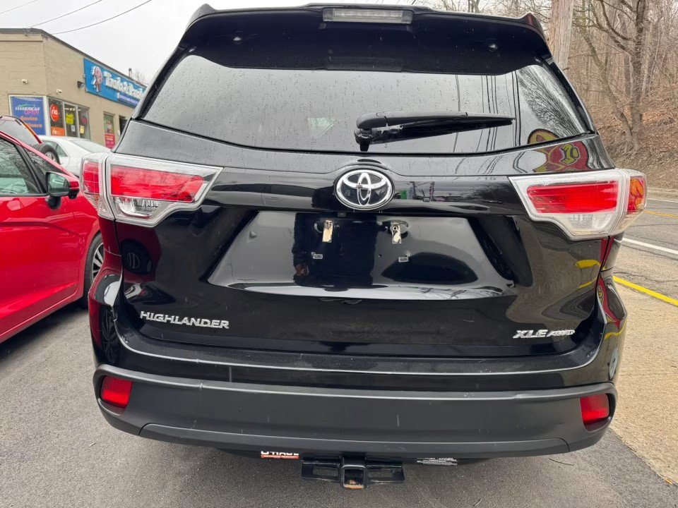 Used 2016 Toyota Highlander XLE AWD/4WD image 7