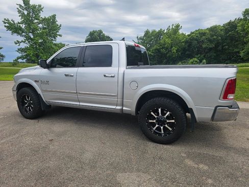 Used 2017 RAM 1500 Laramie w/ Convenience Group AWD/4WD image 8