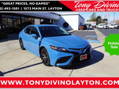 Used 2024 Toyota Camry SE image 1