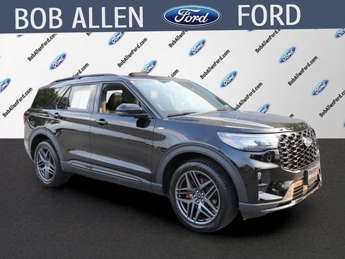 Used 2025 Ford Explorer ST-Line w/ Premium Package AWD/4WD image 2