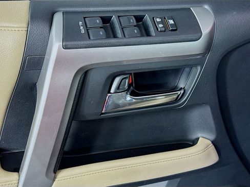 Used 2018 Toyota 4Runner SR5 Premium image 25