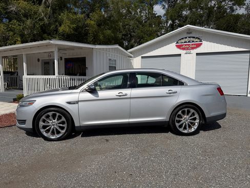 Used 2013 Ford Taurus Limited image 8