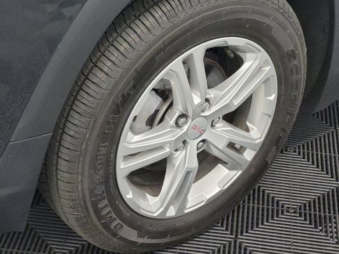 Used 2024 GMC Terrain SLE image 31