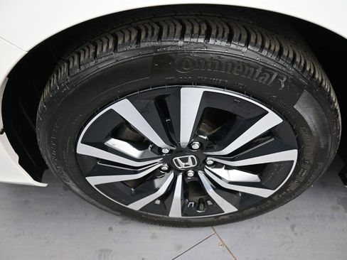 Certified 2024 Honda Civic EX-L image 14