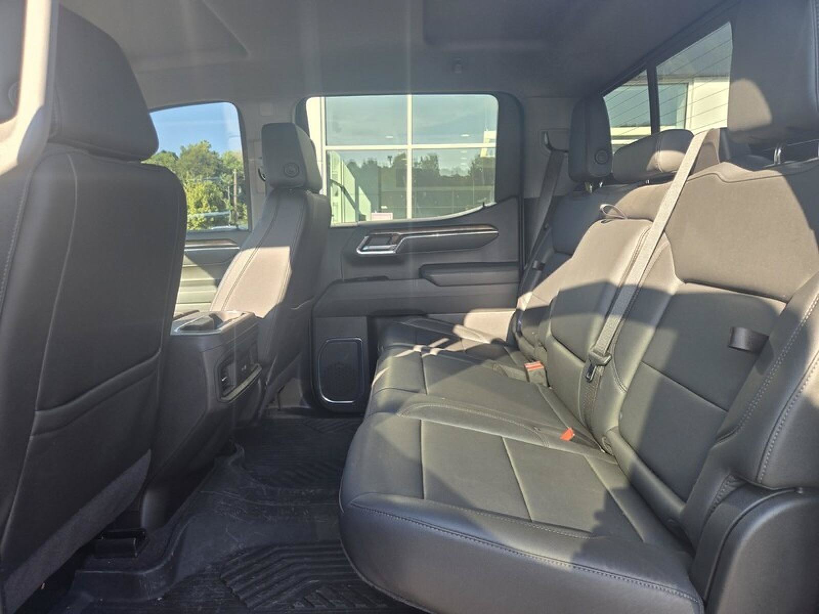 Used 2025 Chevrolet Silverado 1500 LT w/ Z71 Off-Road Package AWD/4WD image 23