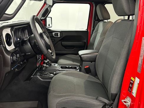 Used 2024 Jeep Wrangler Unlimited AWD/4WD image 12