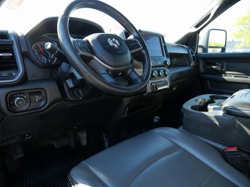 Used 2024 RAM 3500 Tradesman w/ Chrome Appearance Group image 12