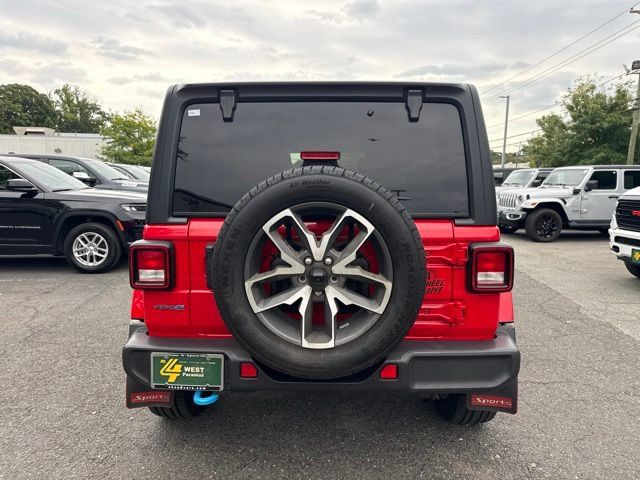 Used 2024 Jeep Wrangler Unlimited w/ Convenience Group AWD/4WD image 14